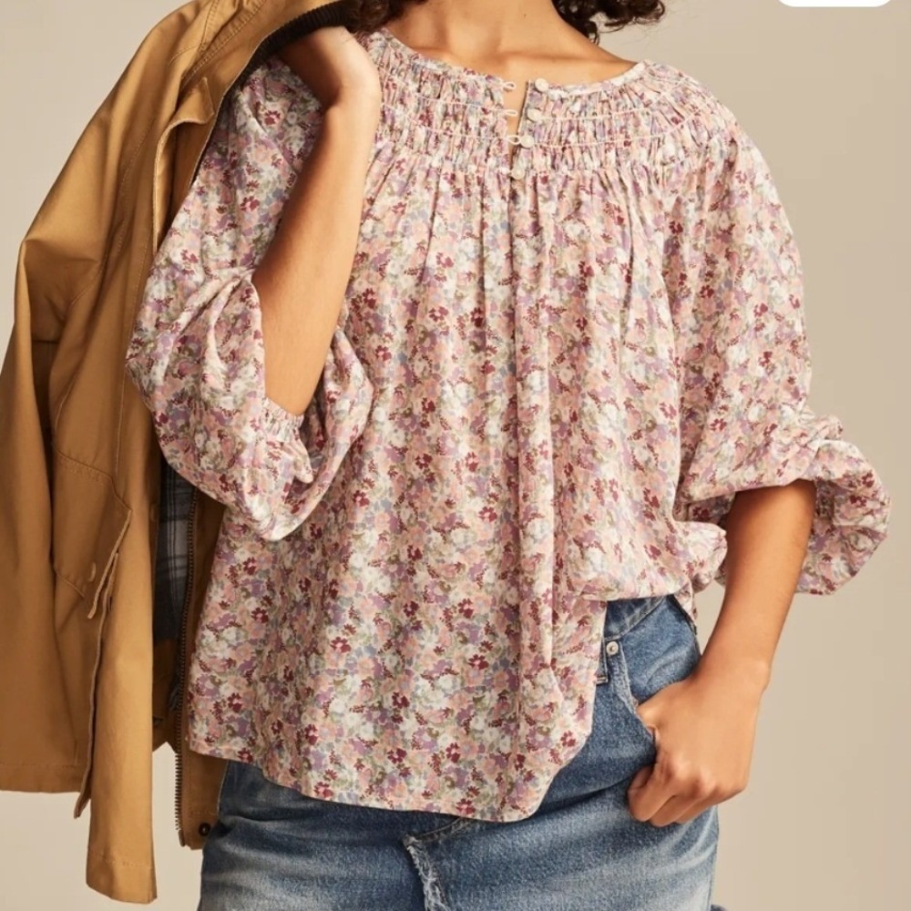 Lucky Brand pastel Purple Floral Smocked Peasant Blouse Top Size Medium